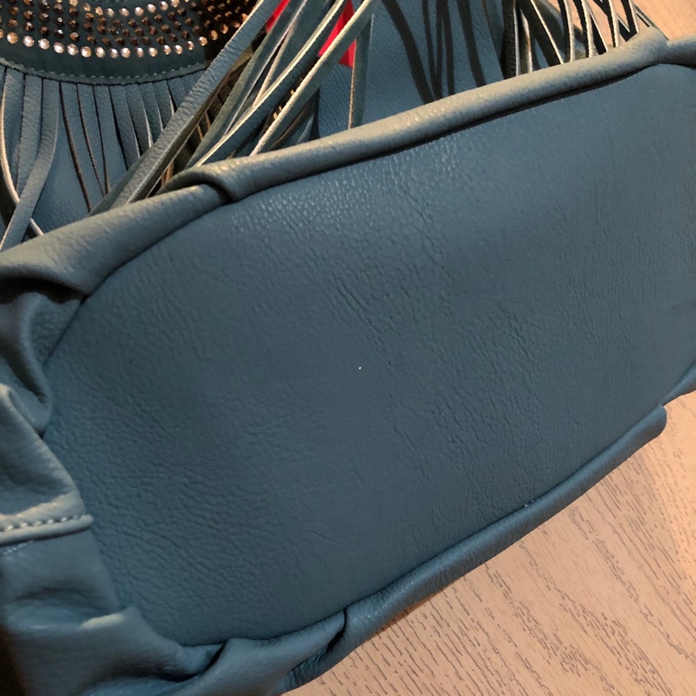 💙Sasha Vieta Aqua Vegan Leather Fringe Bag - Picture 4 of 16